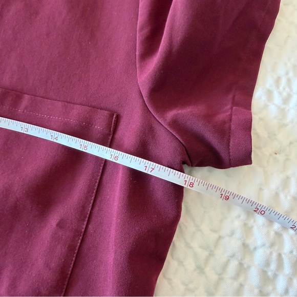 FIGS Technical Collection Catarina One-Pocket Scrub Top Burgundy PO 3096 Women S - Picture 4 of 7